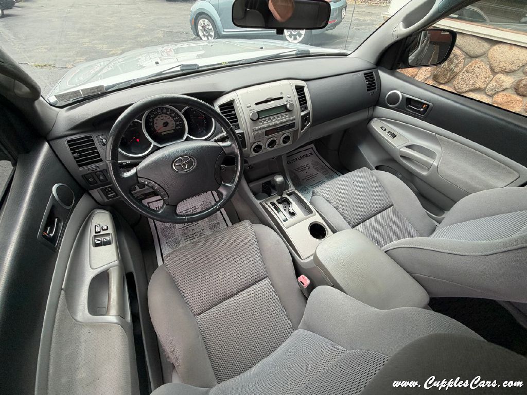 Photo 21 of this TOYOTA TACOMA