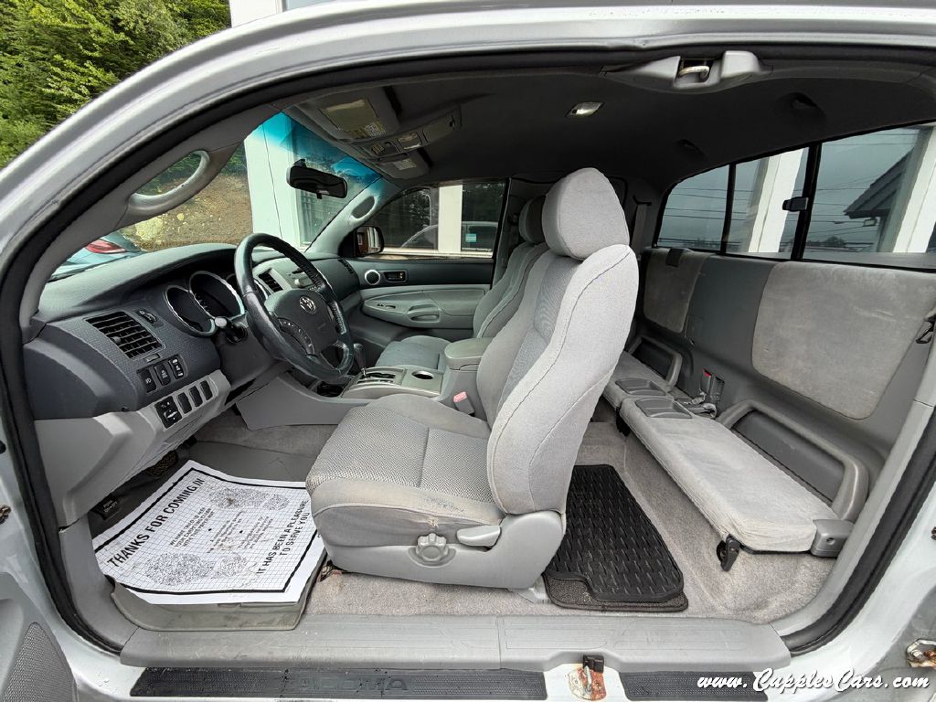 Photo 23 of this TOYOTA TACOMA