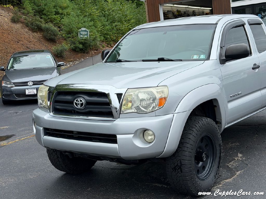 Photo 25 of this TOYOTA TACOMA