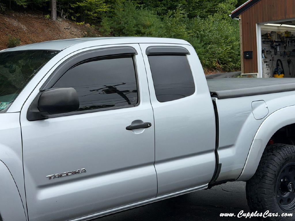 Photo 27 of this TOYOTA TACOMA
