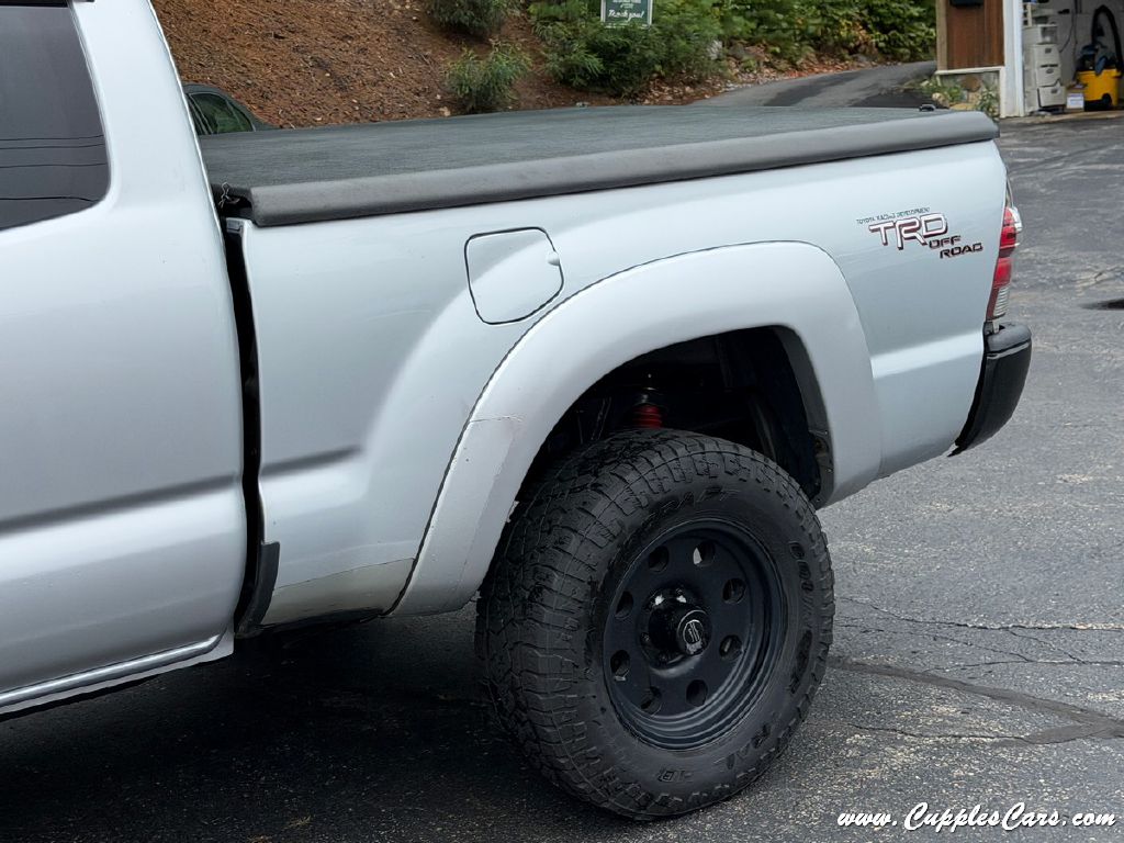Photo 28 of this TOYOTA TACOMA