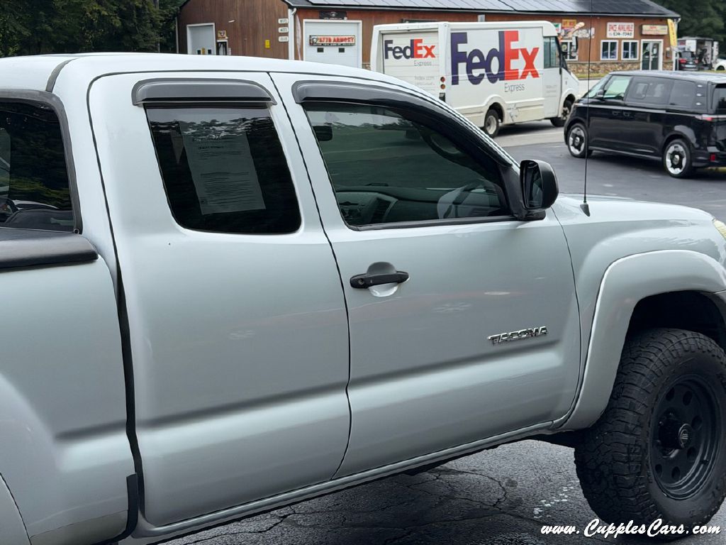 Photo 32 of this TOYOTA TACOMA