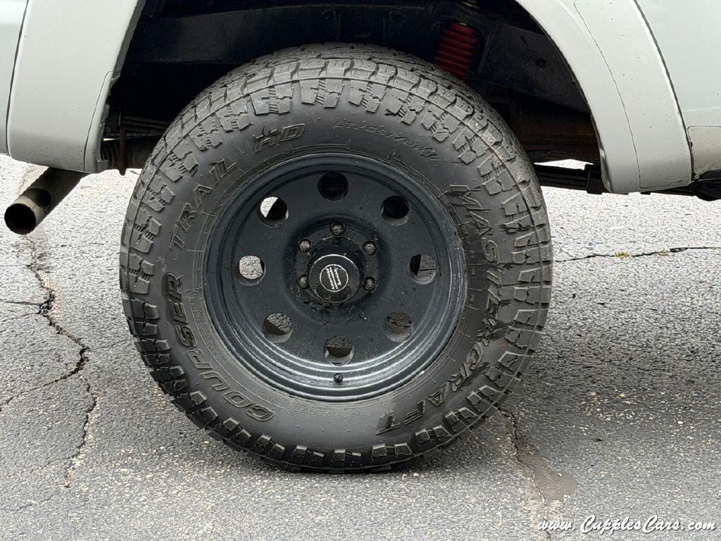 Photo 35 of this TOYOTA TACOMA