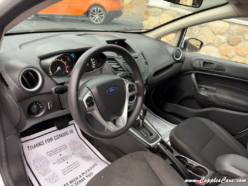 Photo 4 of this FORD FIESTA