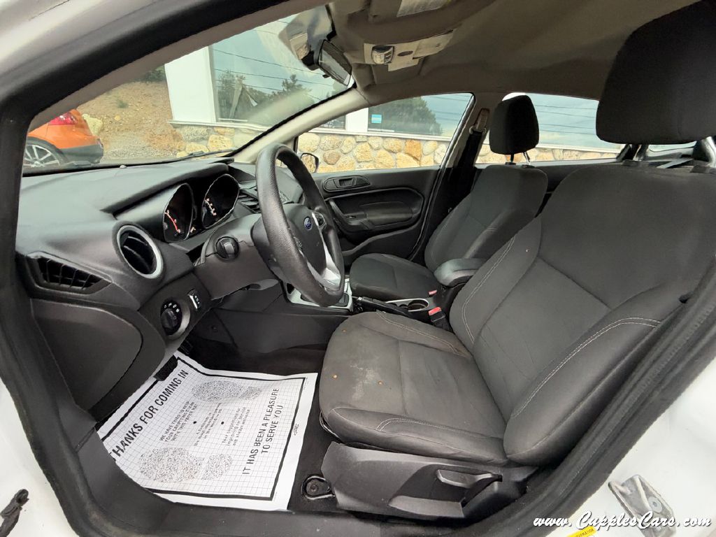 Photo 22 of this FORD FIESTA
