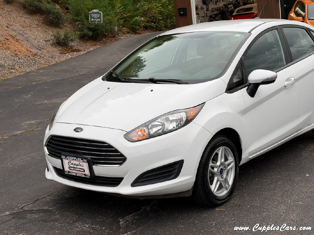 Photo 24 of this FORD FIESTA