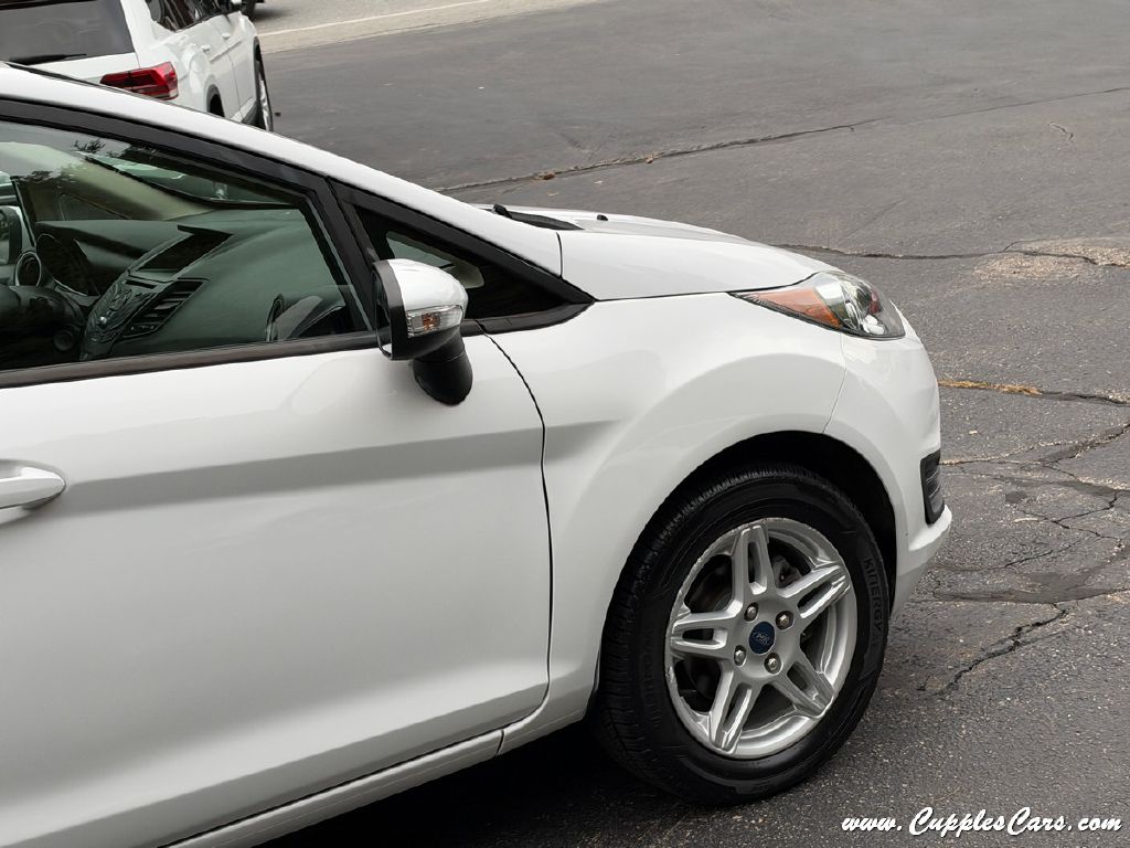 Photo 32 of this FORD FIESTA