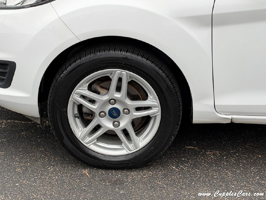 Photo 36 of this FORD FIESTA