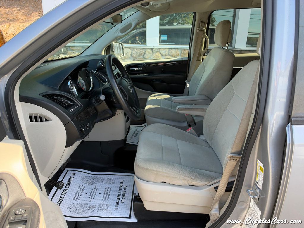 Photo 3 of this DODGE GRAND CARAVAN