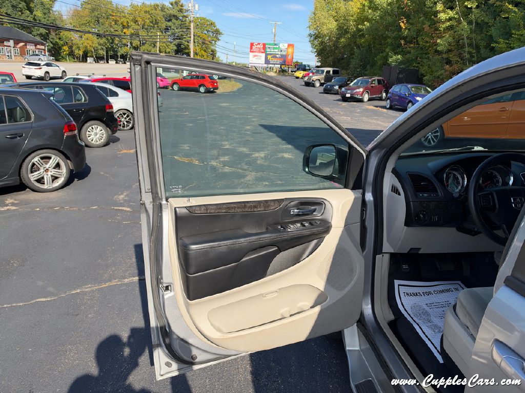Photo 5 of this DODGE GRAND CARAVAN