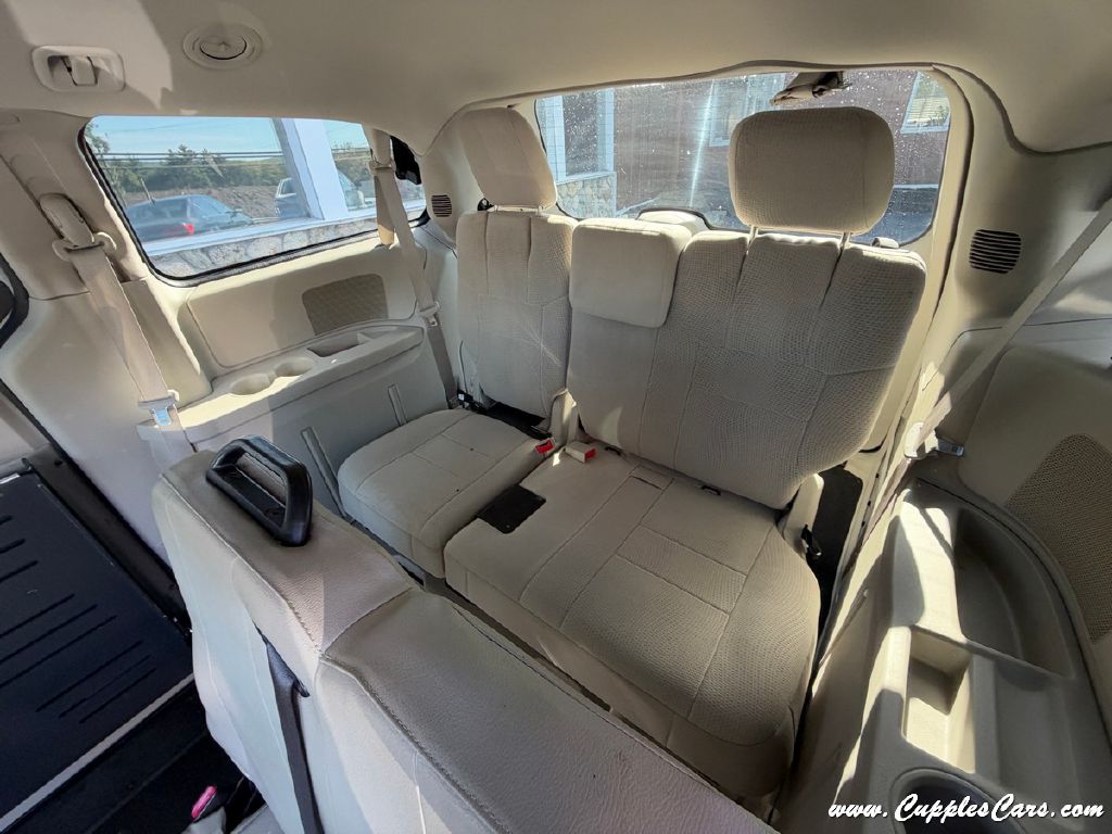 Photo 7 of this DODGE GRAND CARAVAN