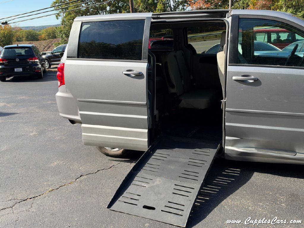 Photo 16 of this DODGE GRAND CARAVAN