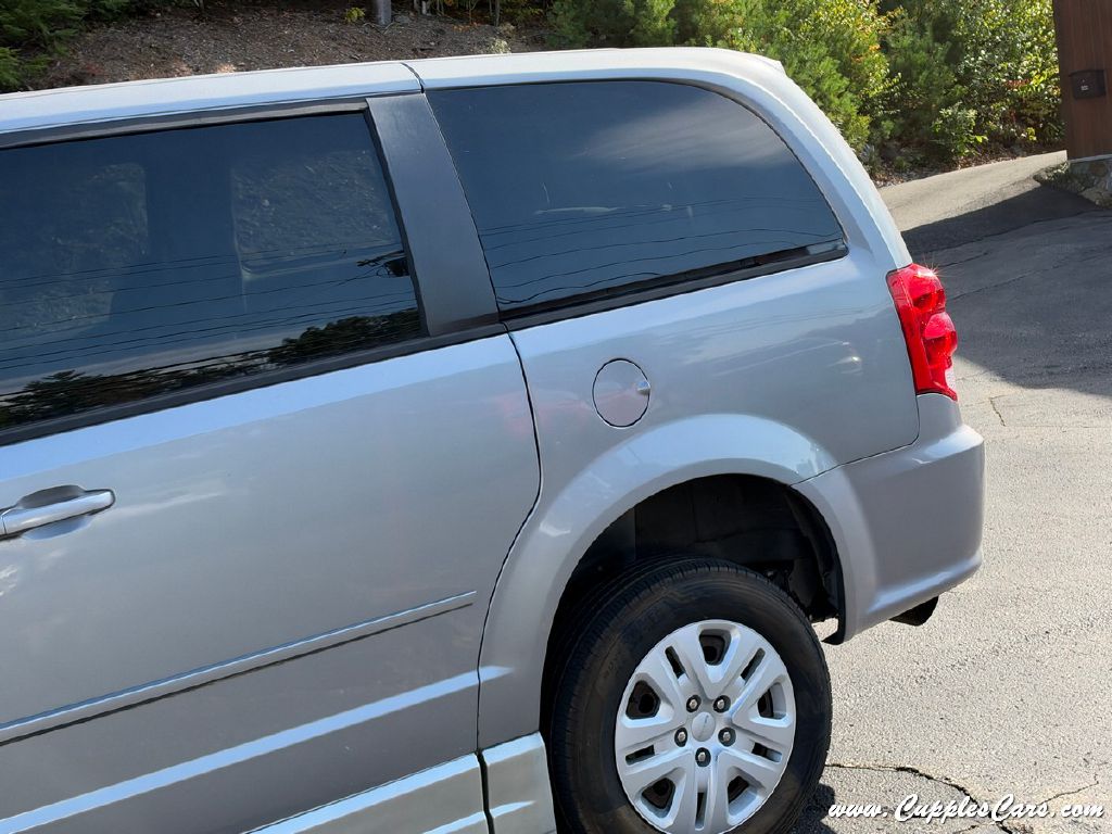 Photo 21 of this DODGE GRAND CARAVAN