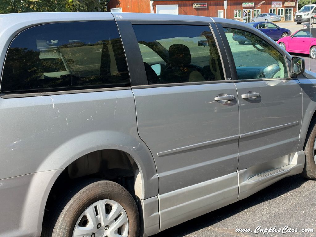 Photo 24 of this DODGE GRAND CARAVAN
