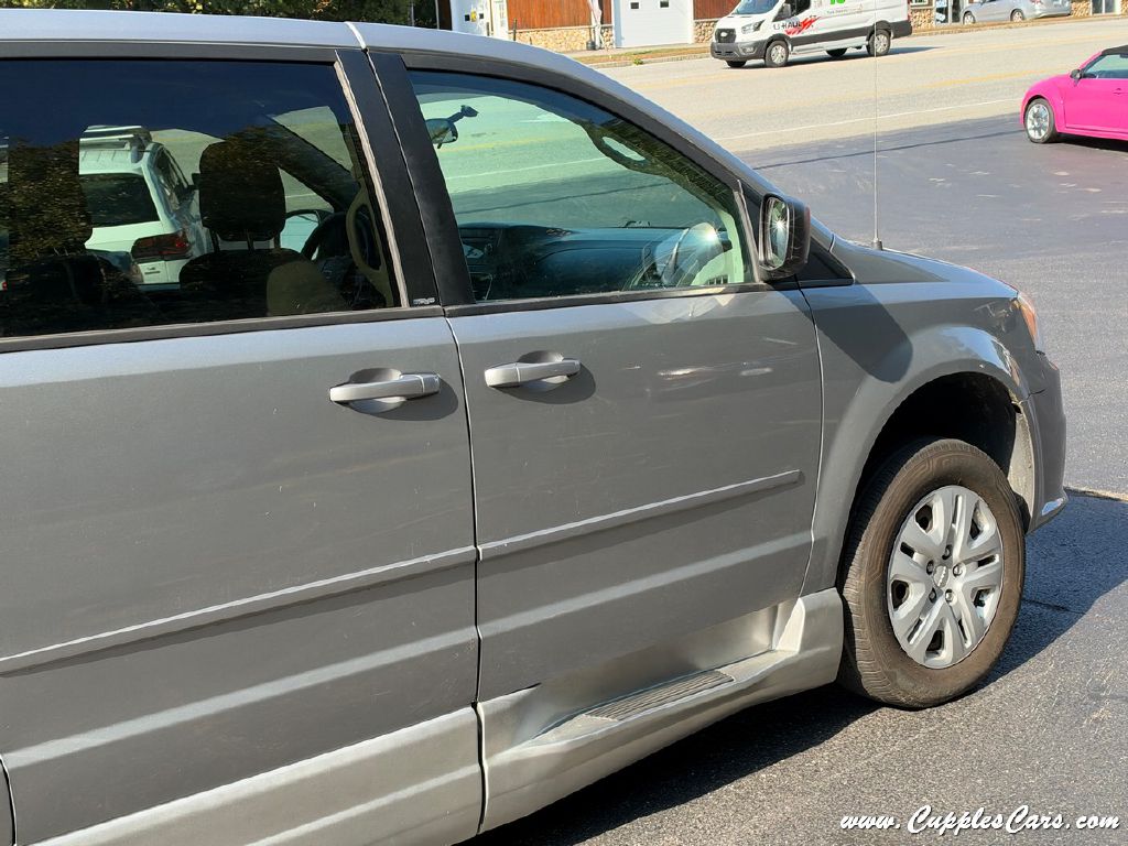 Photo 25 of this DODGE GRAND CARAVAN