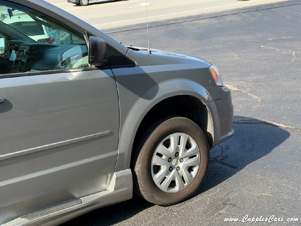 Photo 26 of this DODGE GRAND CARAVAN