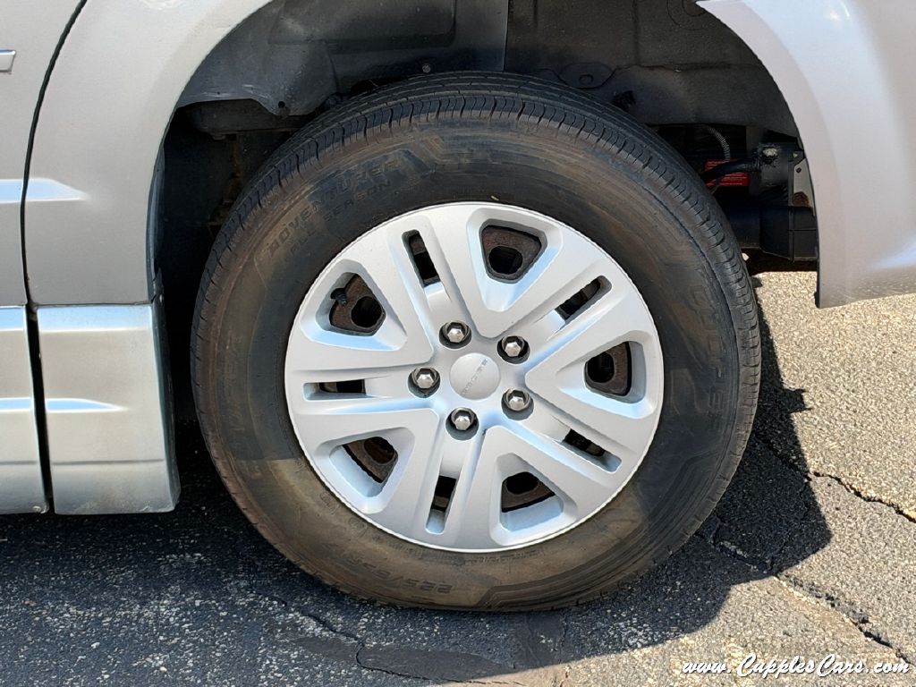 Photo 29 of this DODGE GRAND CARAVAN