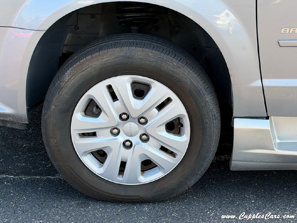 Photo 30 of this DODGE GRAND CARAVAN