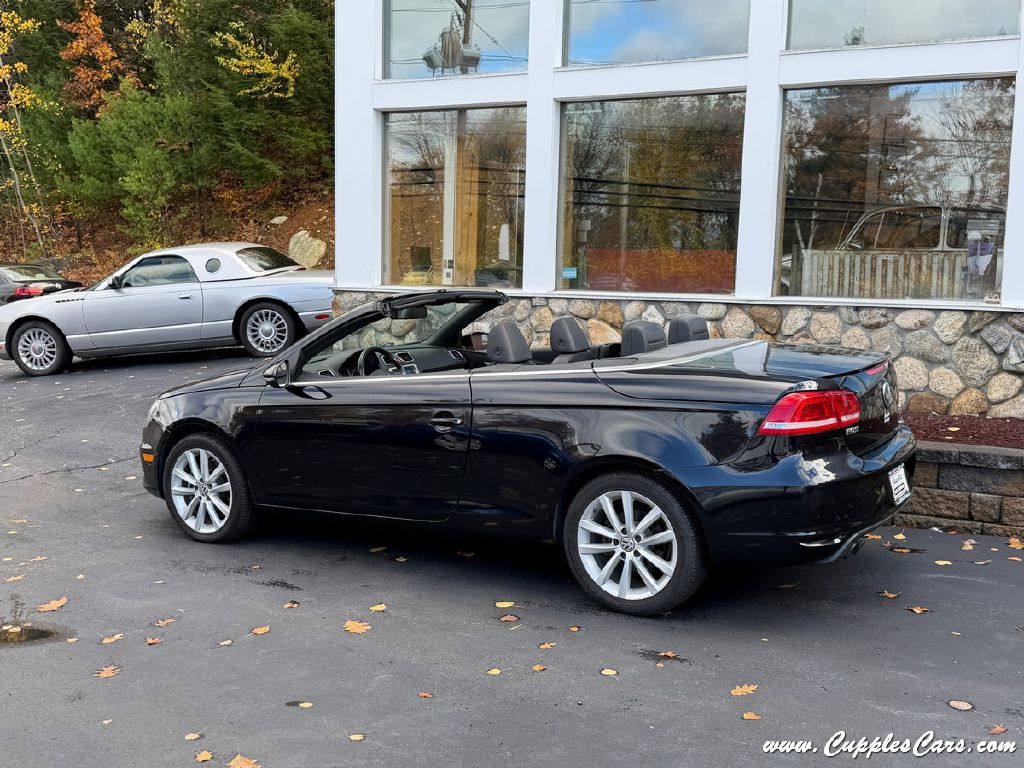 Photo 3 of this VOLKSWAGEN EOS