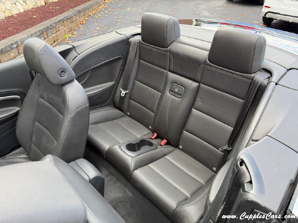 Photo 7 of this VOLKSWAGEN EOS