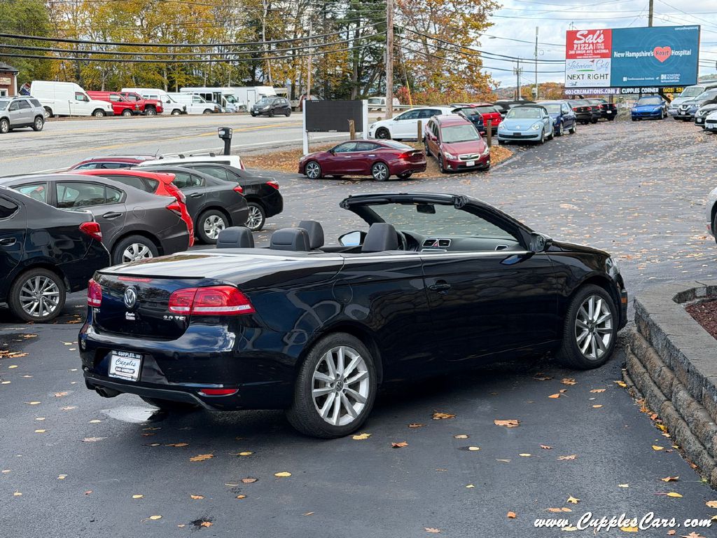 Photo 9 of this VOLKSWAGEN EOS