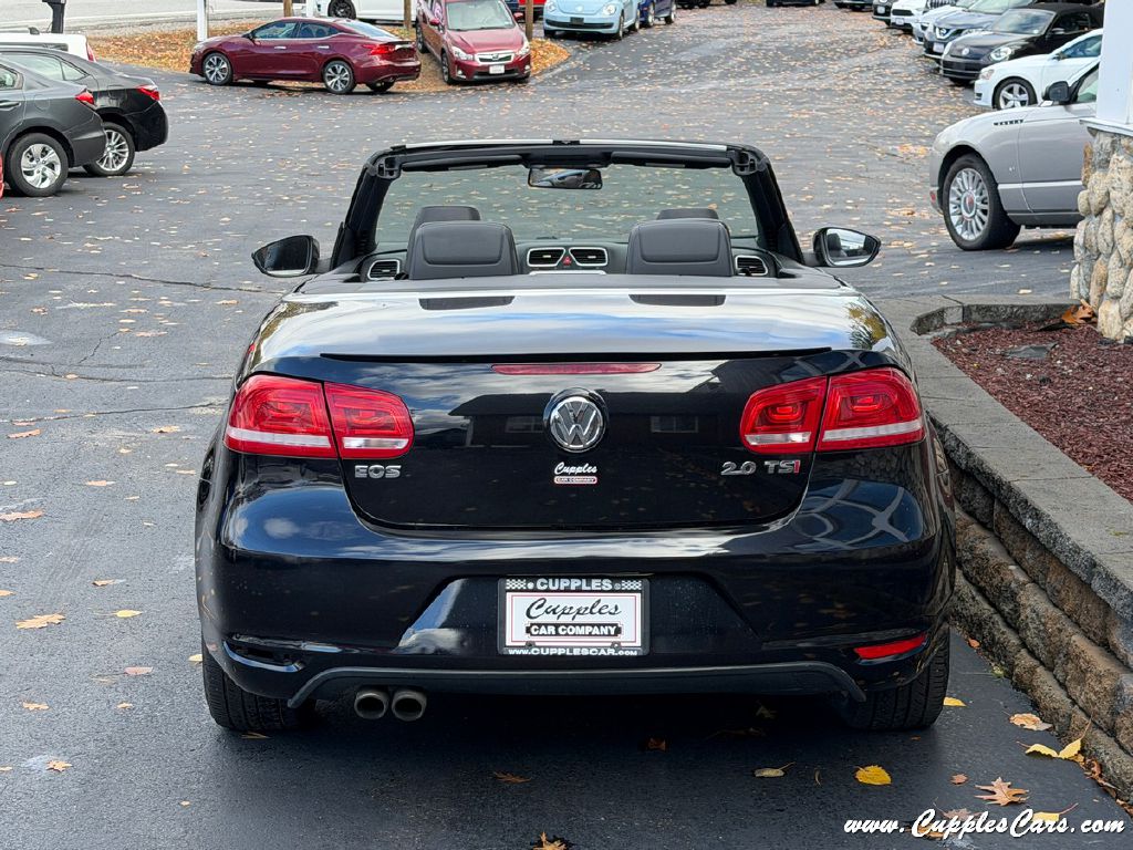 Photo 10 of this VOLKSWAGEN EOS