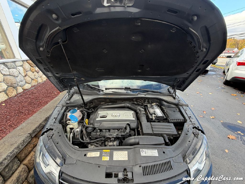 Photo 13 of this VOLKSWAGEN EOS