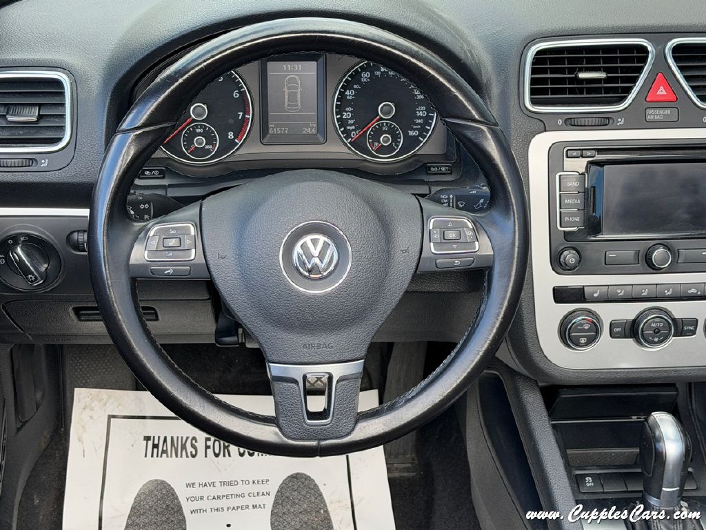 Photo 19 of this VOLKSWAGEN EOS