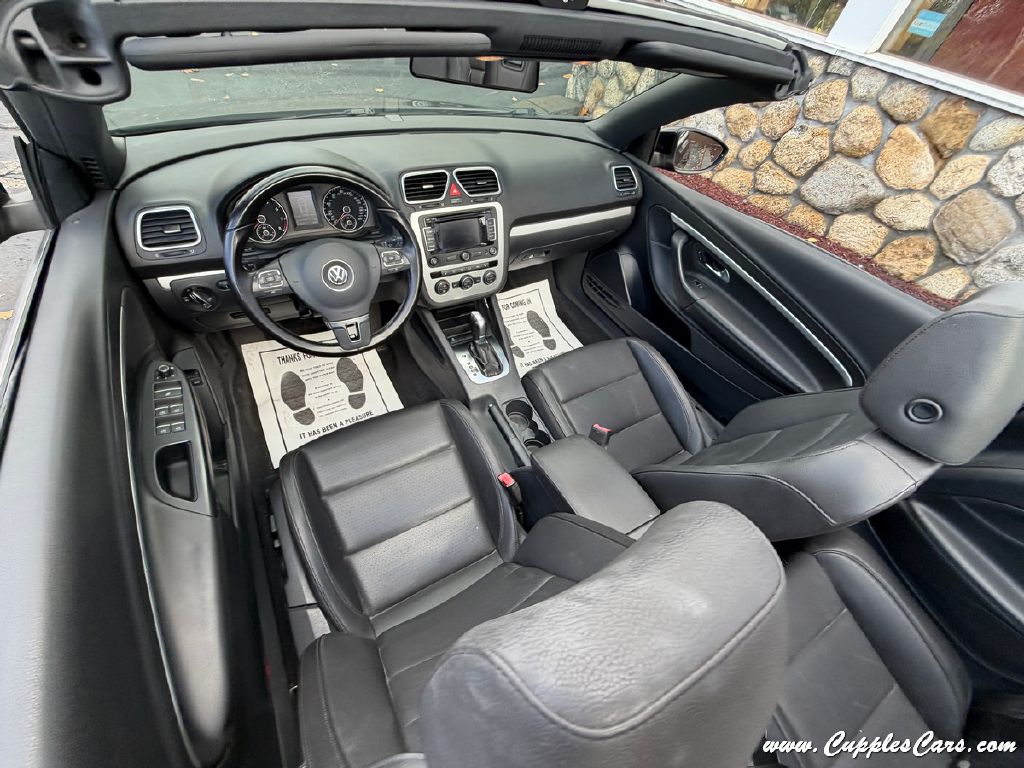 Photo 20 of this VOLKSWAGEN EOS