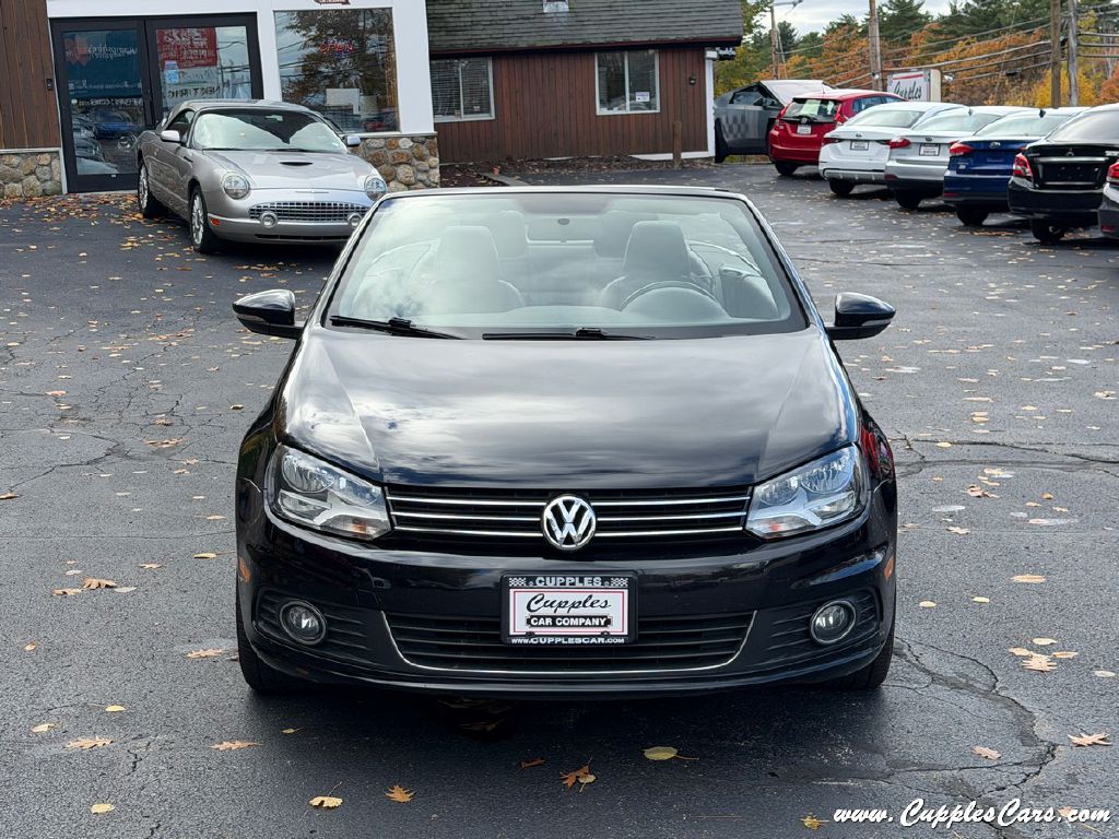 Photo 24 of this VOLKSWAGEN EOS
