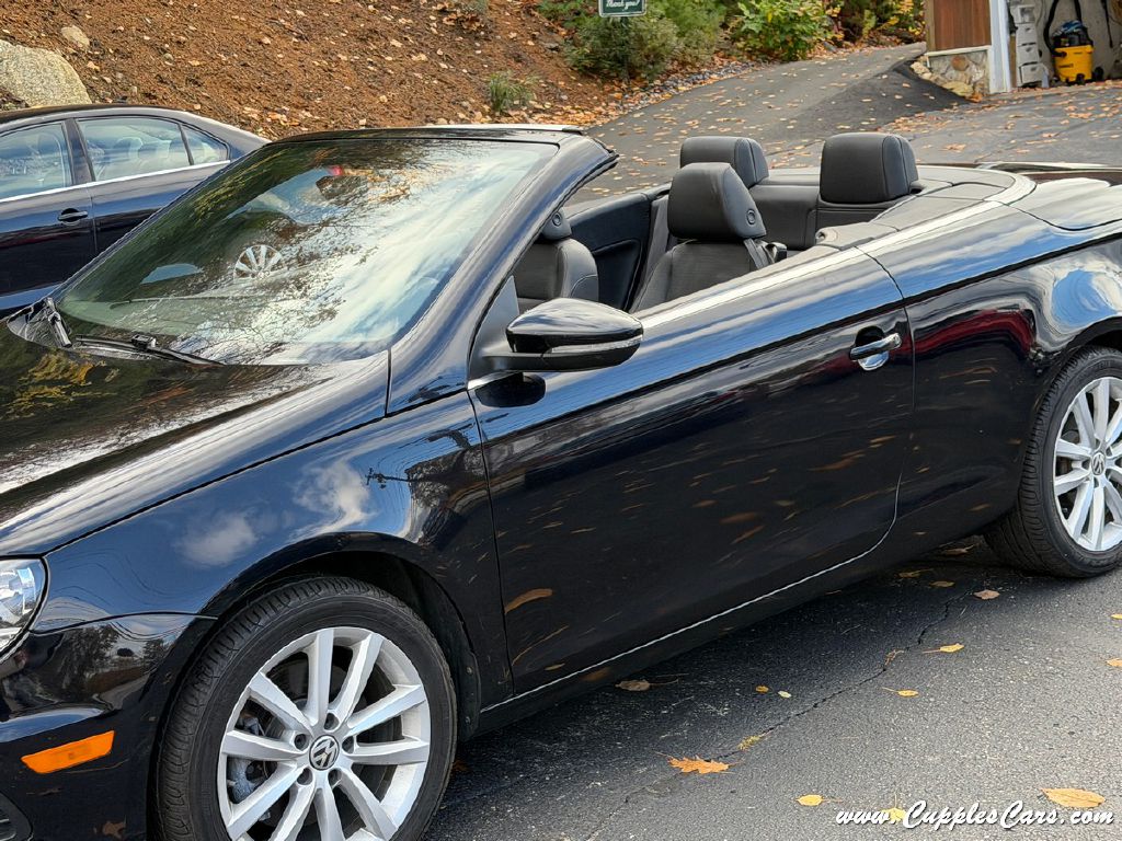 Photo 26 of this VOLKSWAGEN EOS
