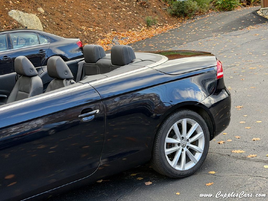 Photo 27 of this VOLKSWAGEN EOS