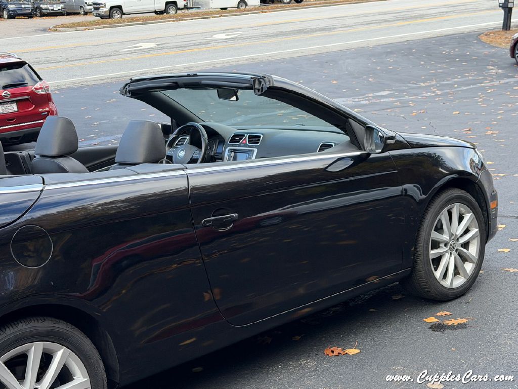 Photo 30 of this VOLKSWAGEN EOS