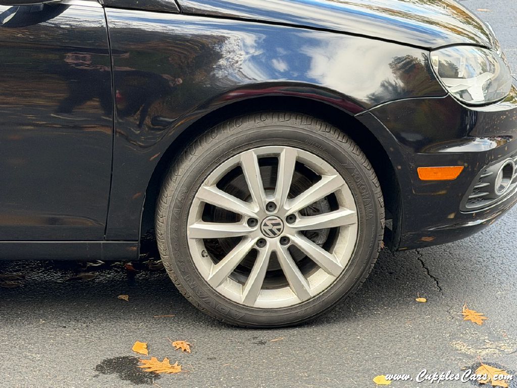Photo 32 of this VOLKSWAGEN EOS
