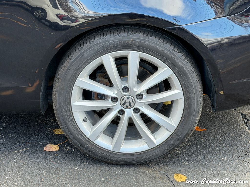 Photo 34 of this VOLKSWAGEN EOS