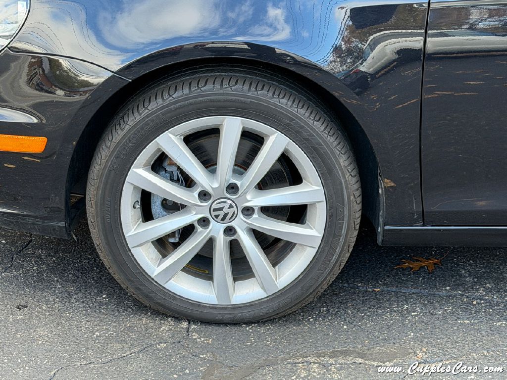 Photo 35 of this VOLKSWAGEN EOS