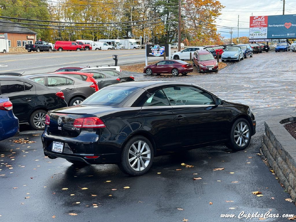 Photo 37 of this VOLKSWAGEN EOS