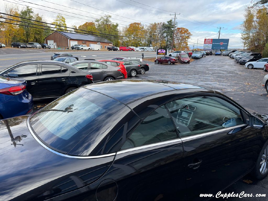Photo 38 of this VOLKSWAGEN EOS
