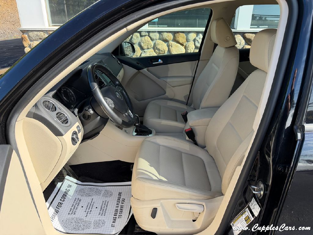 Photo 3 of this VOLKSWAGEN TIGUAN