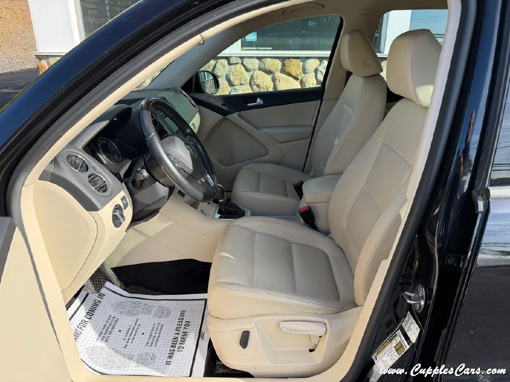Photo 5 of this VOLKSWAGEN TIGUAN