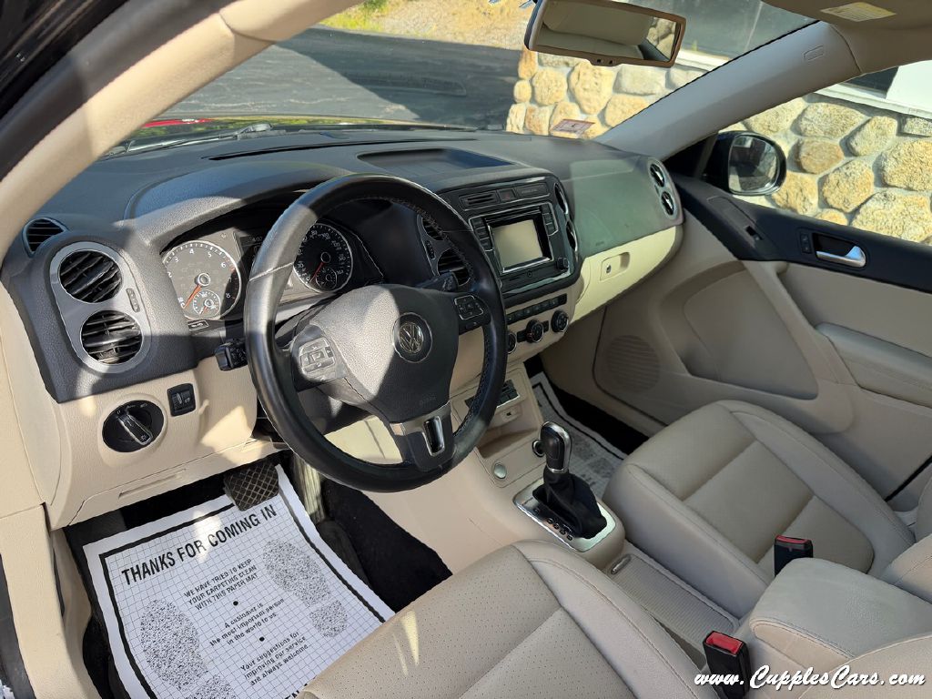 Photo 6 of this VOLKSWAGEN TIGUAN