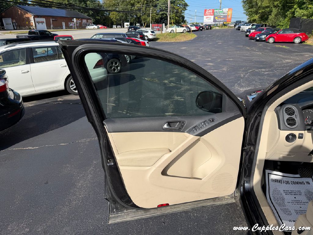 Photo 7 of this VOLKSWAGEN TIGUAN