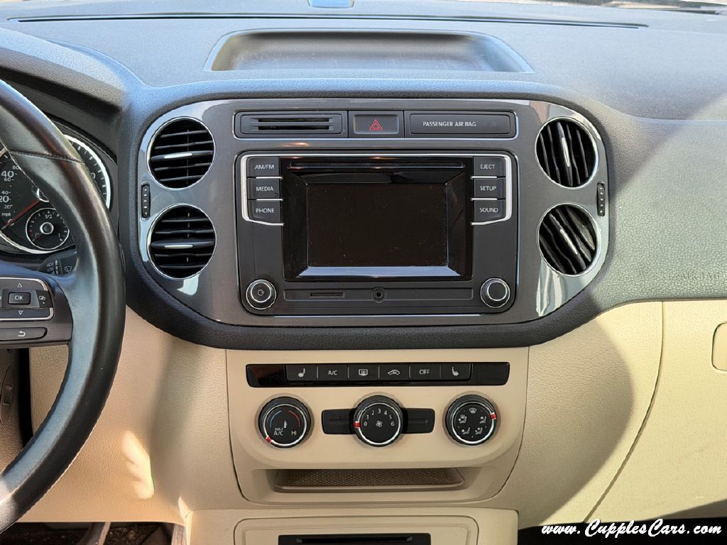 Photo 17 of this VOLKSWAGEN TIGUAN