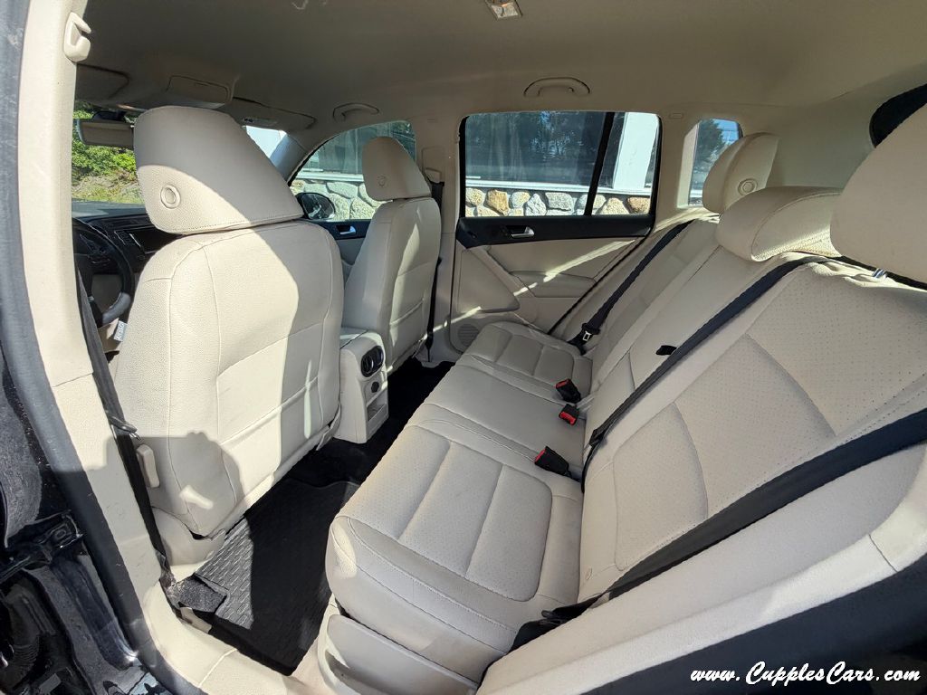 Photo 22 of this VOLKSWAGEN TIGUAN