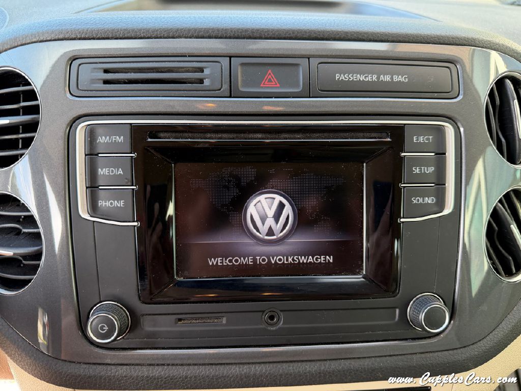 Photo 24 of this VOLKSWAGEN TIGUAN