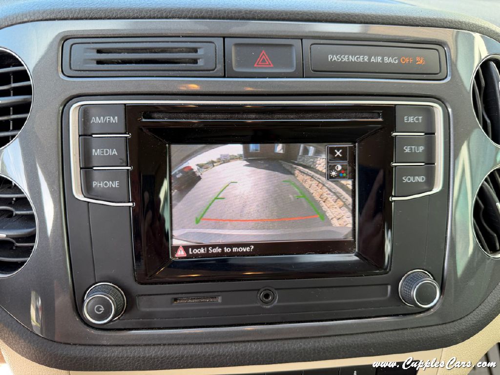 Photo 25 of this VOLKSWAGEN TIGUAN