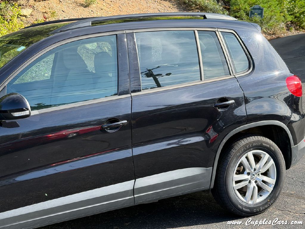 Photo 29 of this VOLKSWAGEN TIGUAN