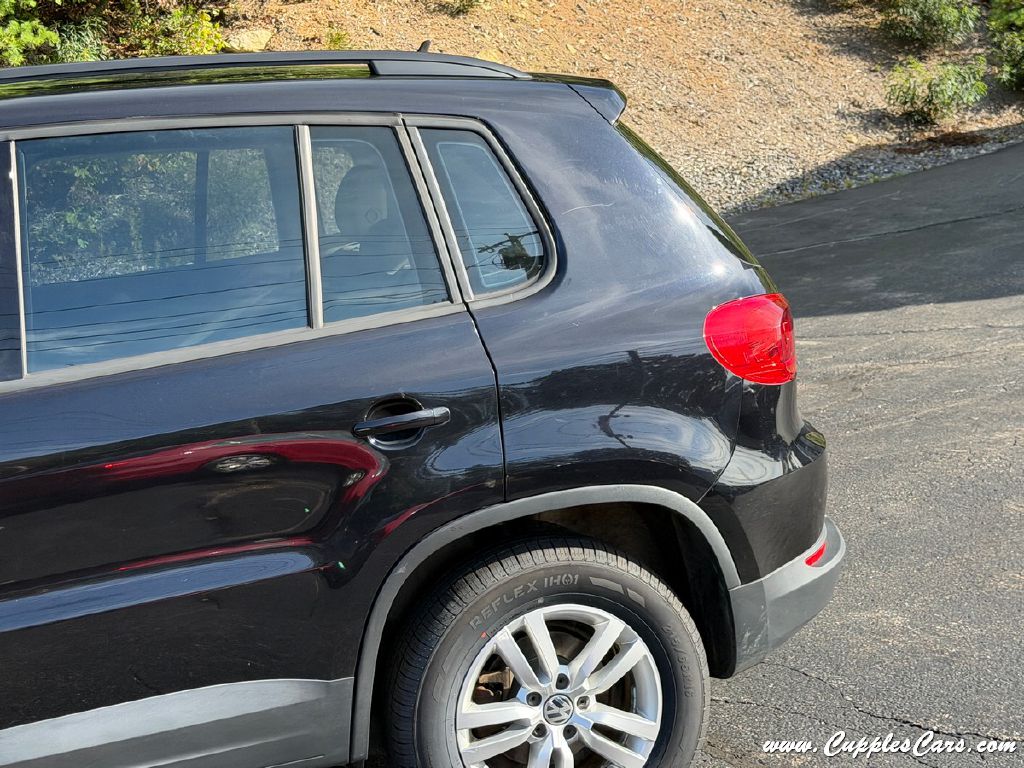 Photo 30 of this VOLKSWAGEN TIGUAN