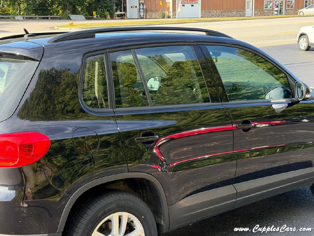 Photo 33 of this VOLKSWAGEN TIGUAN