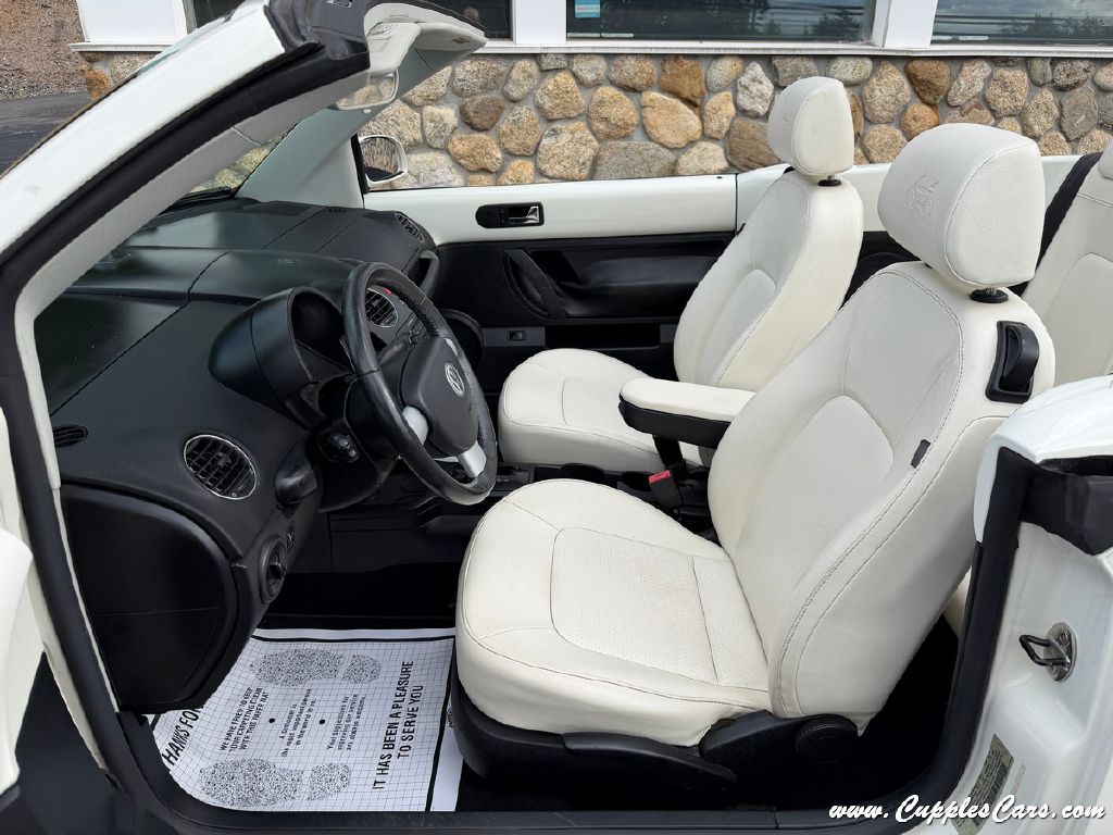 Photo 3 of this VOLKSWAGEN NEW BEETLE